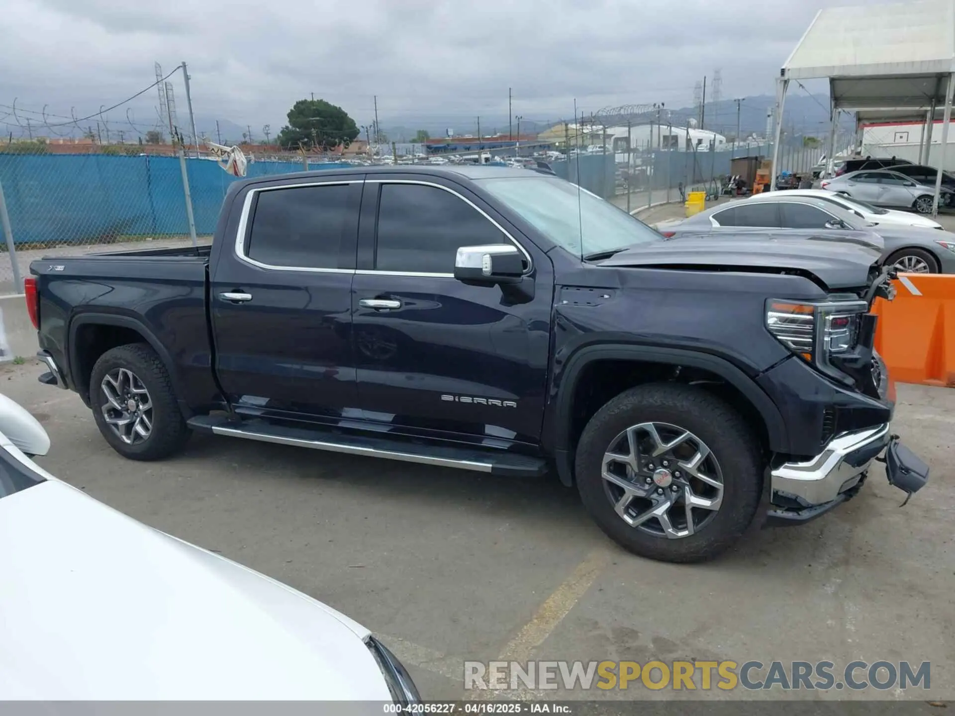 13 Фотография поврежденного автомобиля 3GTUUDEL4PG294363 GMC SIERRA 2023