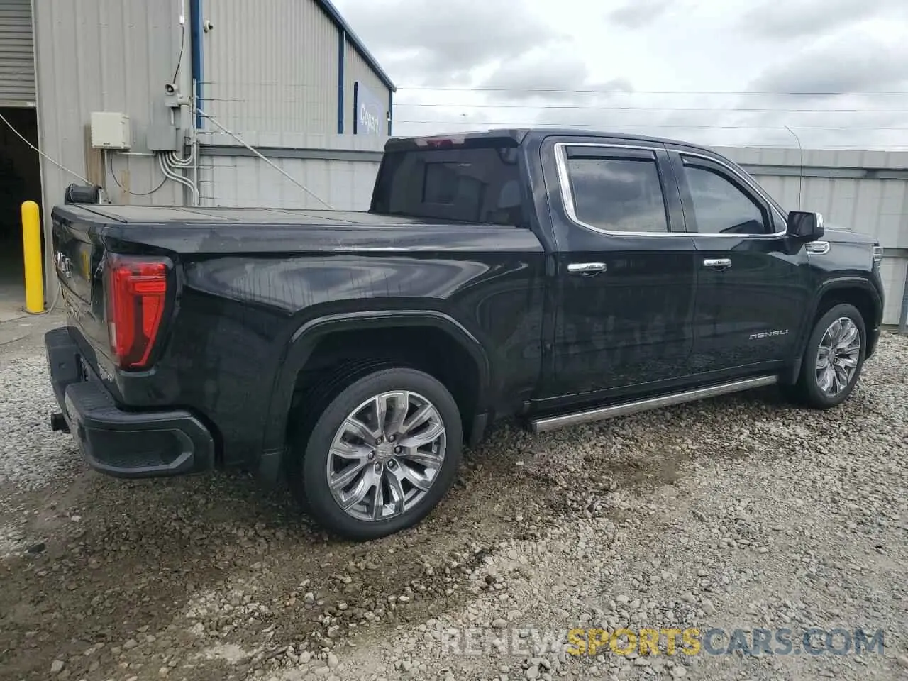 3 Photograph of a damaged car 3GTUUGED3PG181806 GMC SIERRA 2023