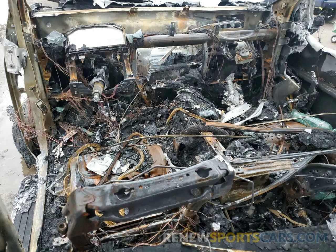 8 Photograph of a damaged car 3GTUUGEL2PG157911 GMC SIERRA 2023