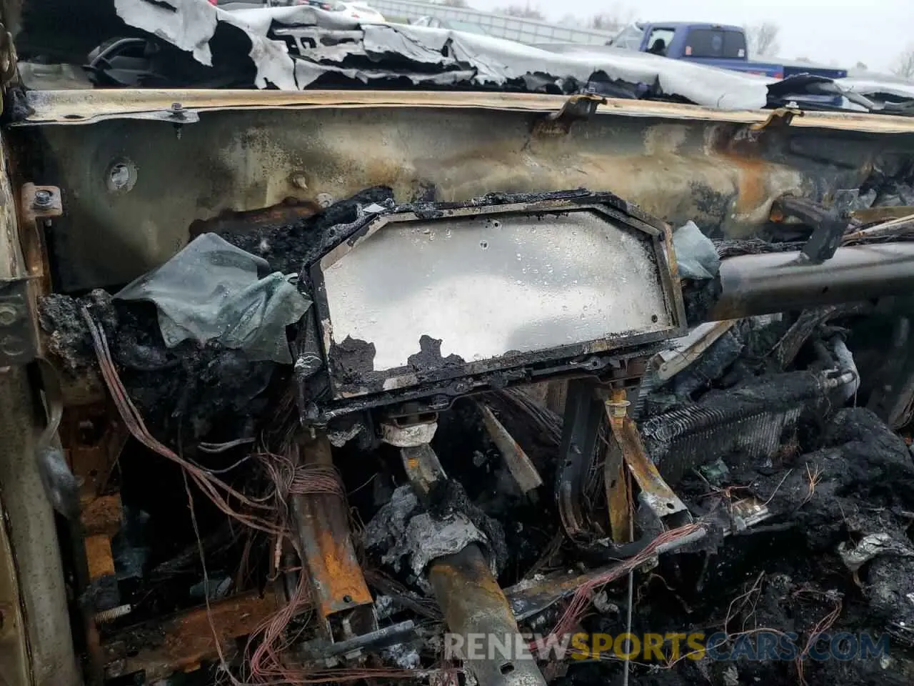 9 Photograph of a damaged car 3GTUUGEL2PG157911 GMC SIERRA 2023