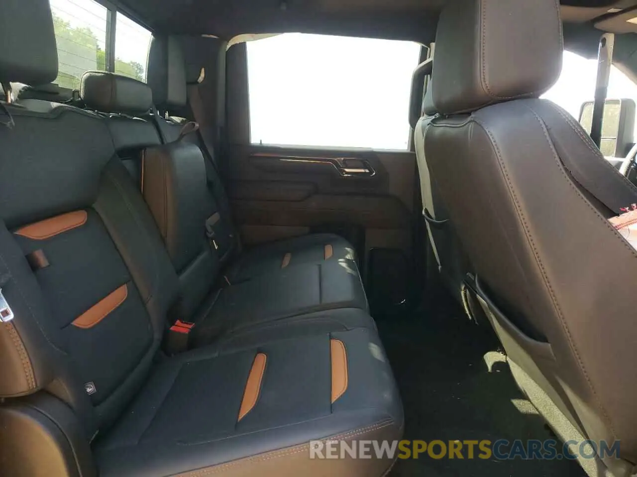 10 Фотография поврежденного автомобиля 1GT49PE78RF257584 GMC SIERRA 2024
