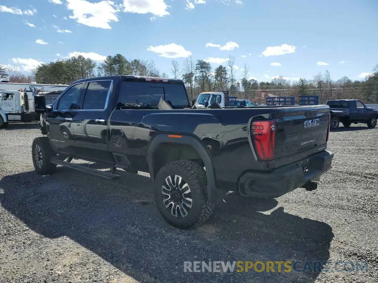 2 Фотография поврежденного автомобиля 1GT49XEY5RF247913 GMC SIERRA 2024