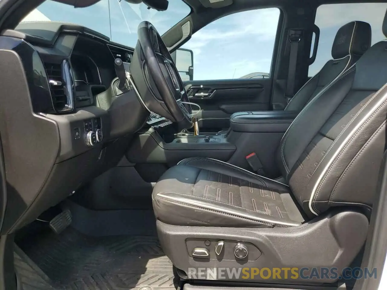 7 Фотография поврежденного автомобиля 1GT49ZEY1RF206979 GMC SIERRA 2024