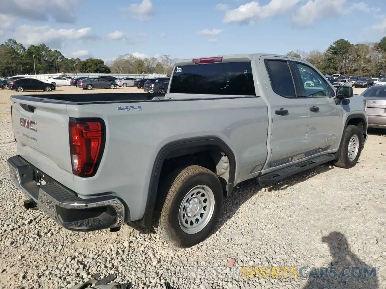 3 Photograph of a damaged car 1GTRUAEK2RZ328217 GMC SIERRA 2024
