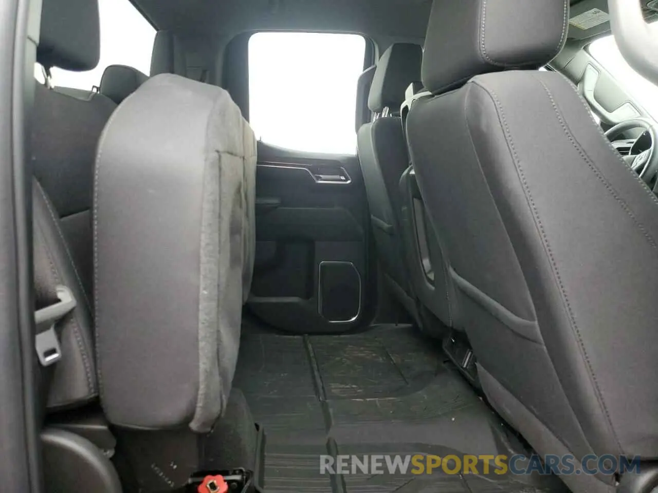 10 Фотография поврежденного автомобиля 1GTRUCEK9RZ377863 GMC SIERRA 2024