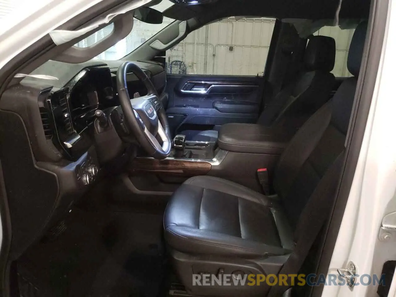 7 Фотография поврежденного автомобиля 1GTUUCE86RZ246999 GMC SIERRA 2024