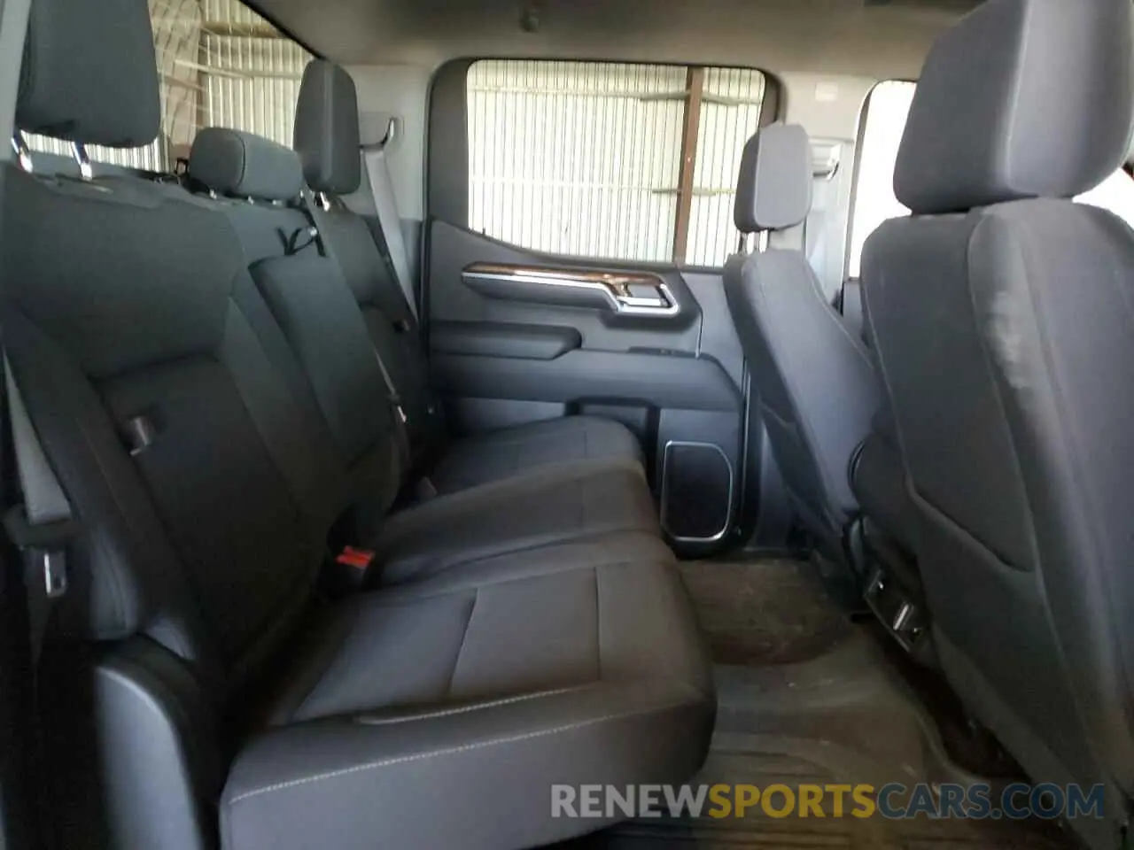 10 Фотография поврежденного автомобиля 1GTUUCED5RZ156028 GMC SIERRA 2024