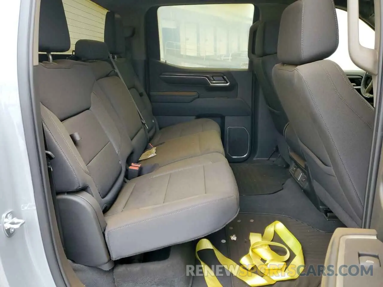 10 Фотография поврежденного автомобиля 3GTUUCED1RG293340 GMC SIERRA 2024