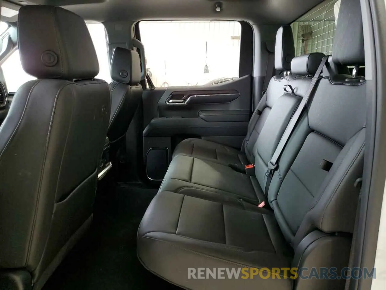 10 Фотография поврежденного автомобиля 3GTUUDED3RG391369 GMC SIERRA 2024
