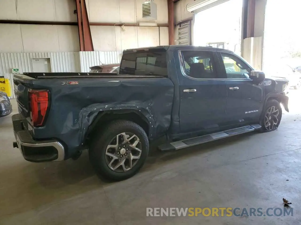 3 Фотография поврежденного автомобиля 3GTUUDED7RG165772 GMC SIERRA 2024