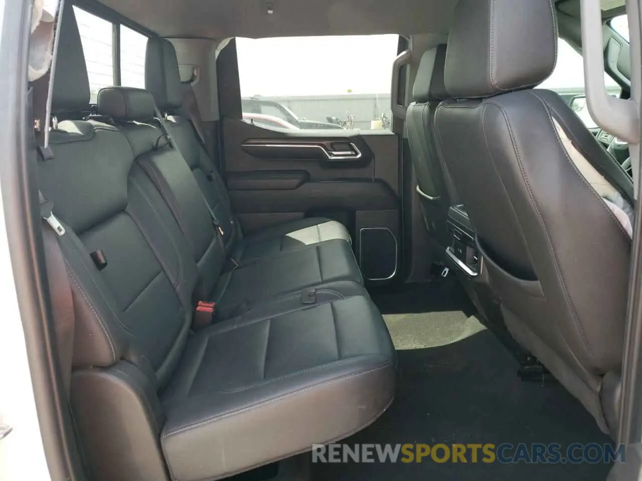 10 Фотография поврежденного автомобиля 3GTUUDED7RG167554 GMC SIERRA 2024