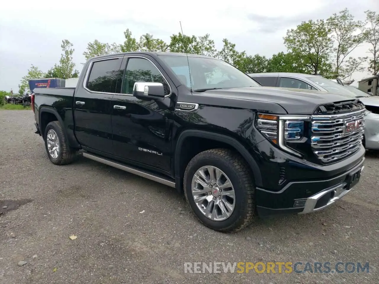 4 Photograph of a damaged car 3GTUUGED2RG326577 GMC SIERRA 2024