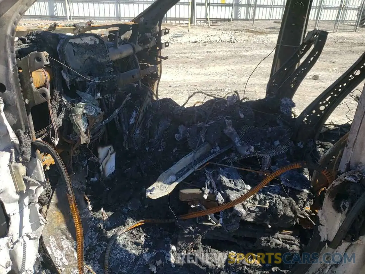 7 Photograph of a damaged car 3GTUUGED4RG367308 GMC SIERRA 2024