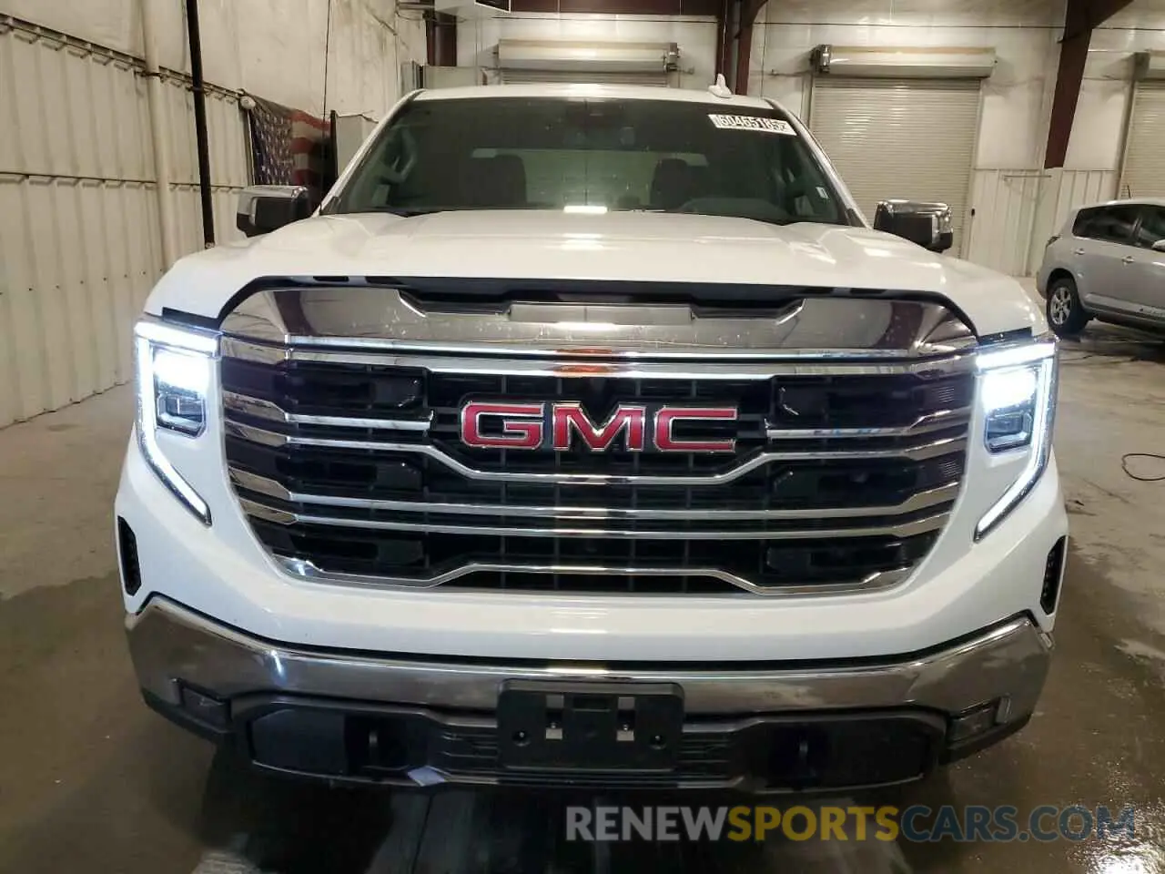 5 Фотография поврежденного автомобиля 1GTUUDED0SZ240561 GMC SIERRA 2025