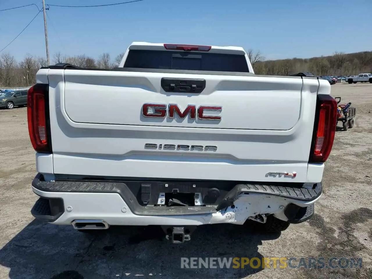 6 Photograph of a damaged car 1GTUUEE84SZ131061 GMC SIERRA 2025