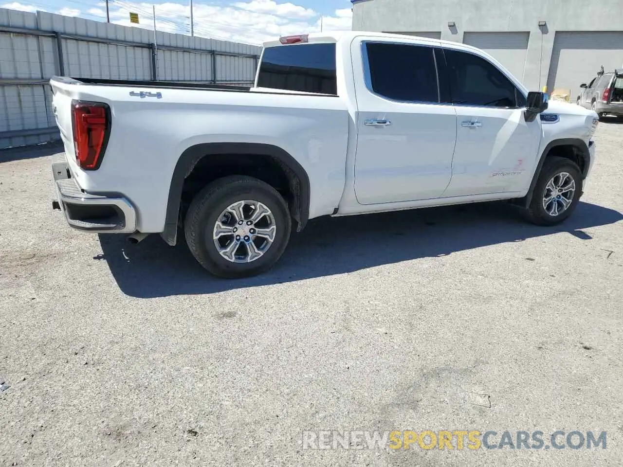 3 Фотография поврежденного автомобиля 3GTUUDED7SG197725 GMC SIERRA 2025