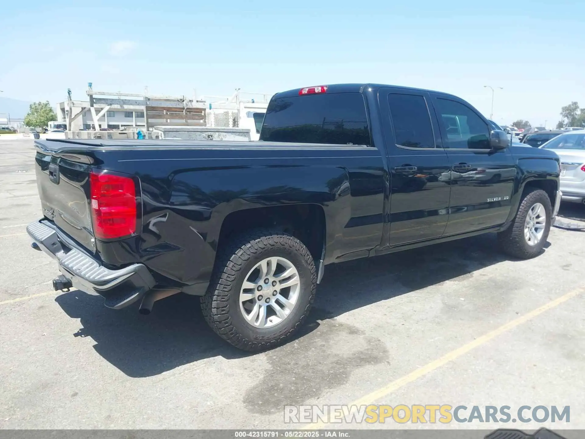 4 Фотография поврежденного автомобиля 1GT12NEY8KF275965 GMC SIERRA 2500HD 2019