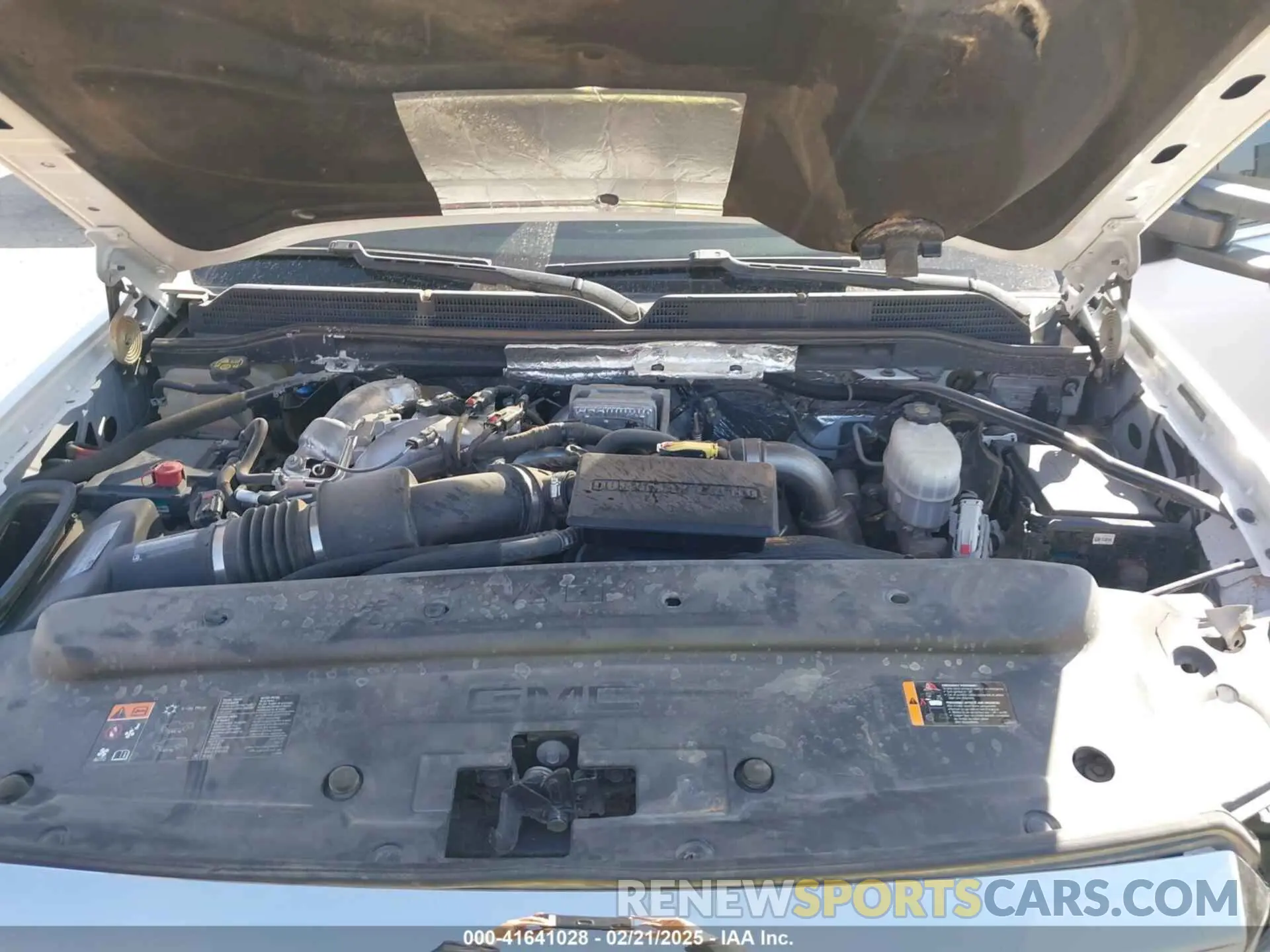 10 Photograph of a damaged car 1GT12SEY8KF139611 GMC SIERRA 2500HD 2019