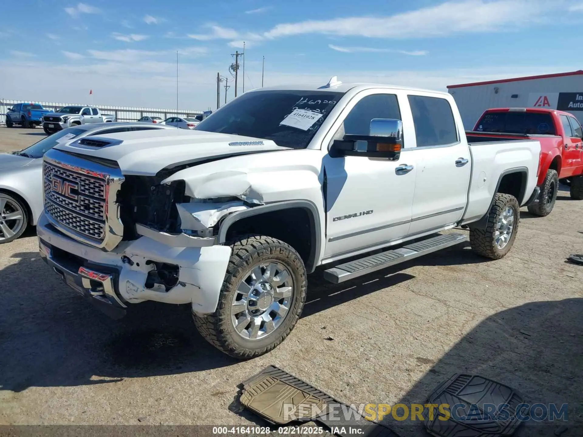 2 Photograph of a damaged car 1GT12SEY8KF139611 GMC SIERRA 2500HD 2019