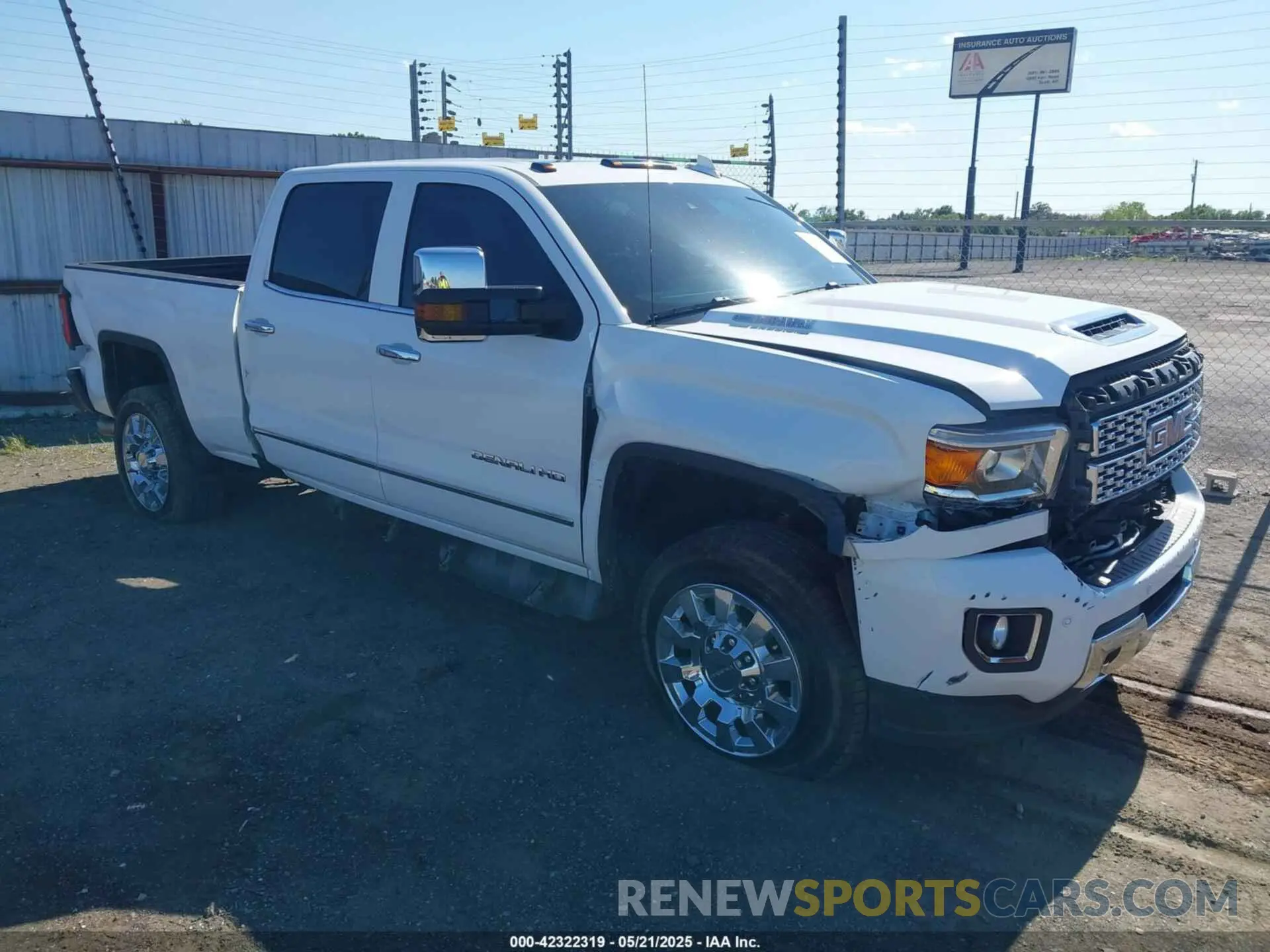 1 Photograph of a damaged car 1GT12SEY9KF116287 GMC SIERRA 2500HD 2019