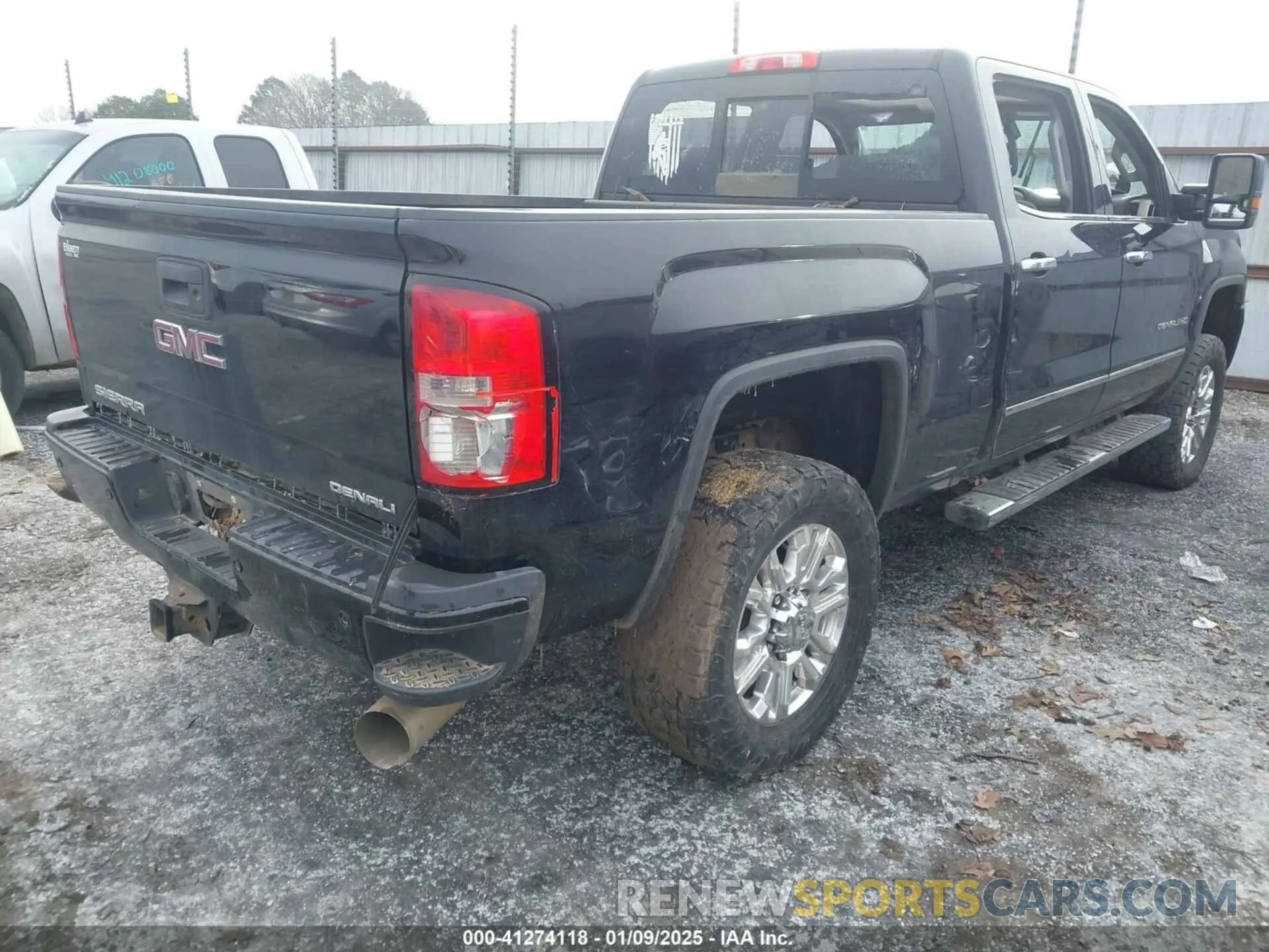 4 Фотография поврежденного автомобиля 1GT12SEY9KF137673 GMC SIERRA 2500HD 2019