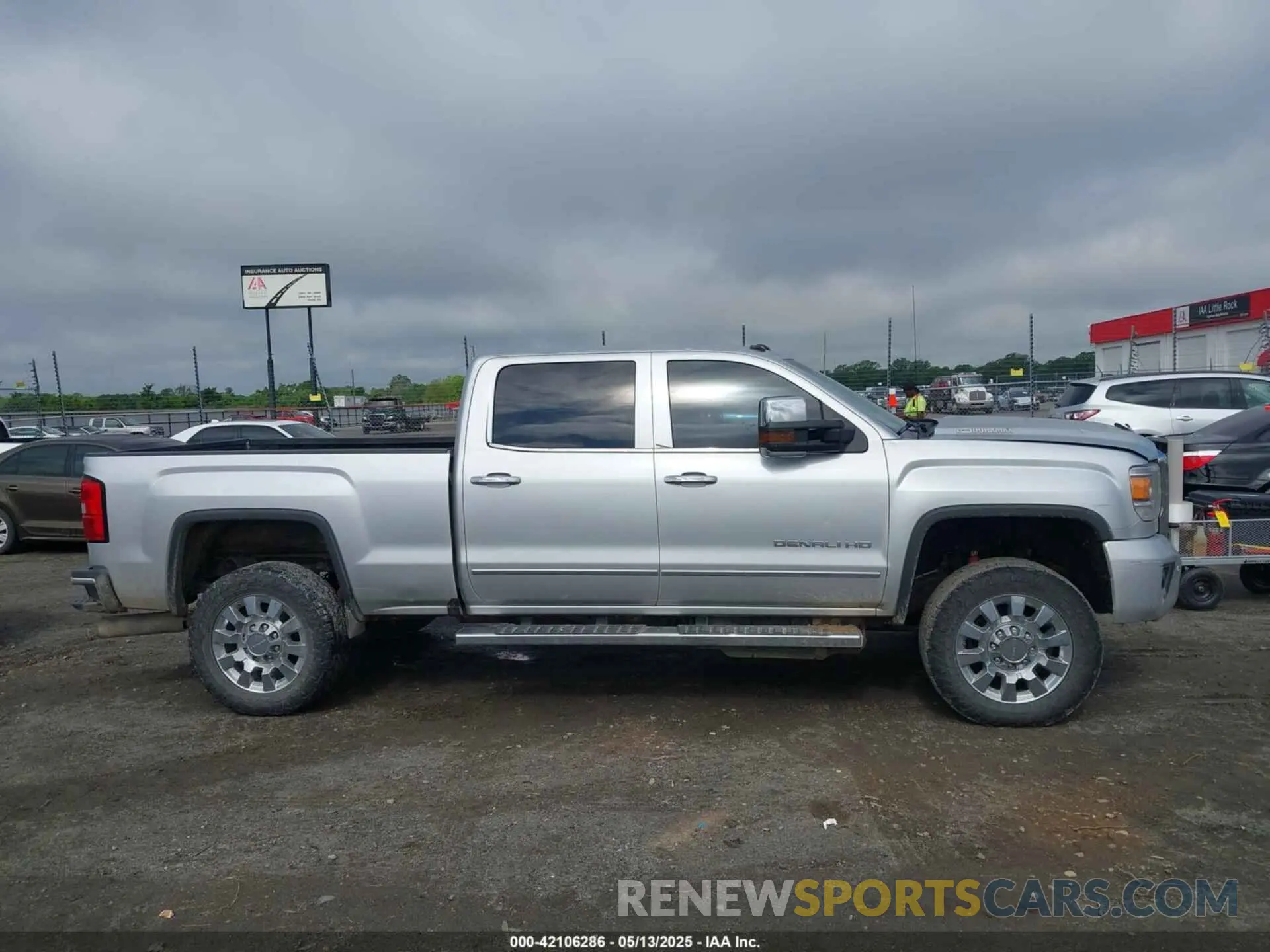 13 Photograph of a damaged car 1GT12SEY9KF226188 GMC SIERRA 2500HD 2019