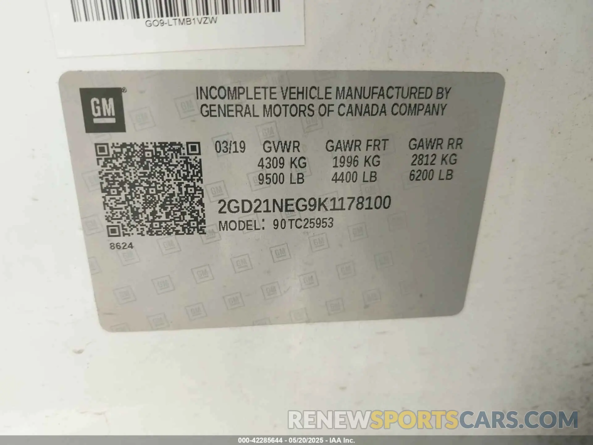 9 Photograph of a damaged car 2GD21NEG9K1178100 GMC SIERRA 2500HD 2019