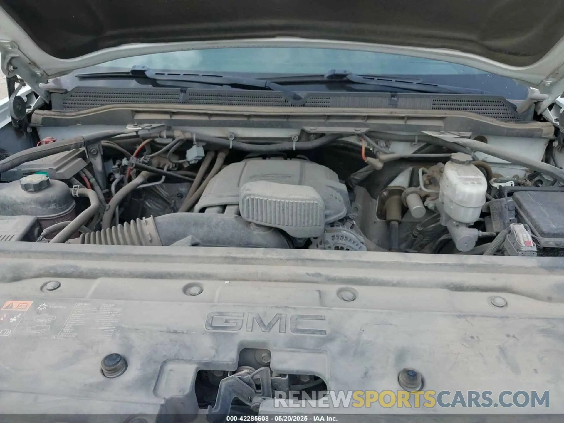 10 Photograph of a damaged car 2GD21NEG9K1198394 GMC SIERRA 2500HD 2019