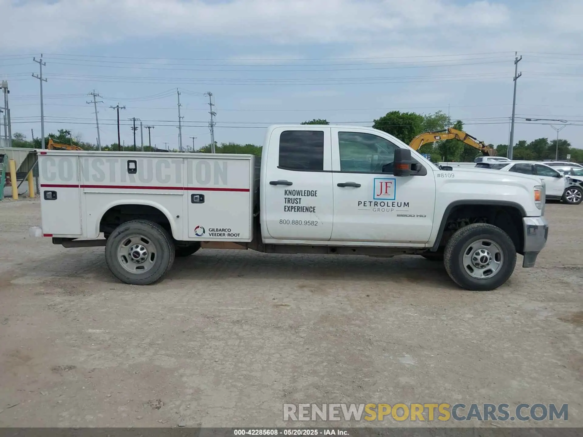 13 Photograph of a damaged car 2GD21NEG9K1198394 GMC SIERRA 2500HD 2019