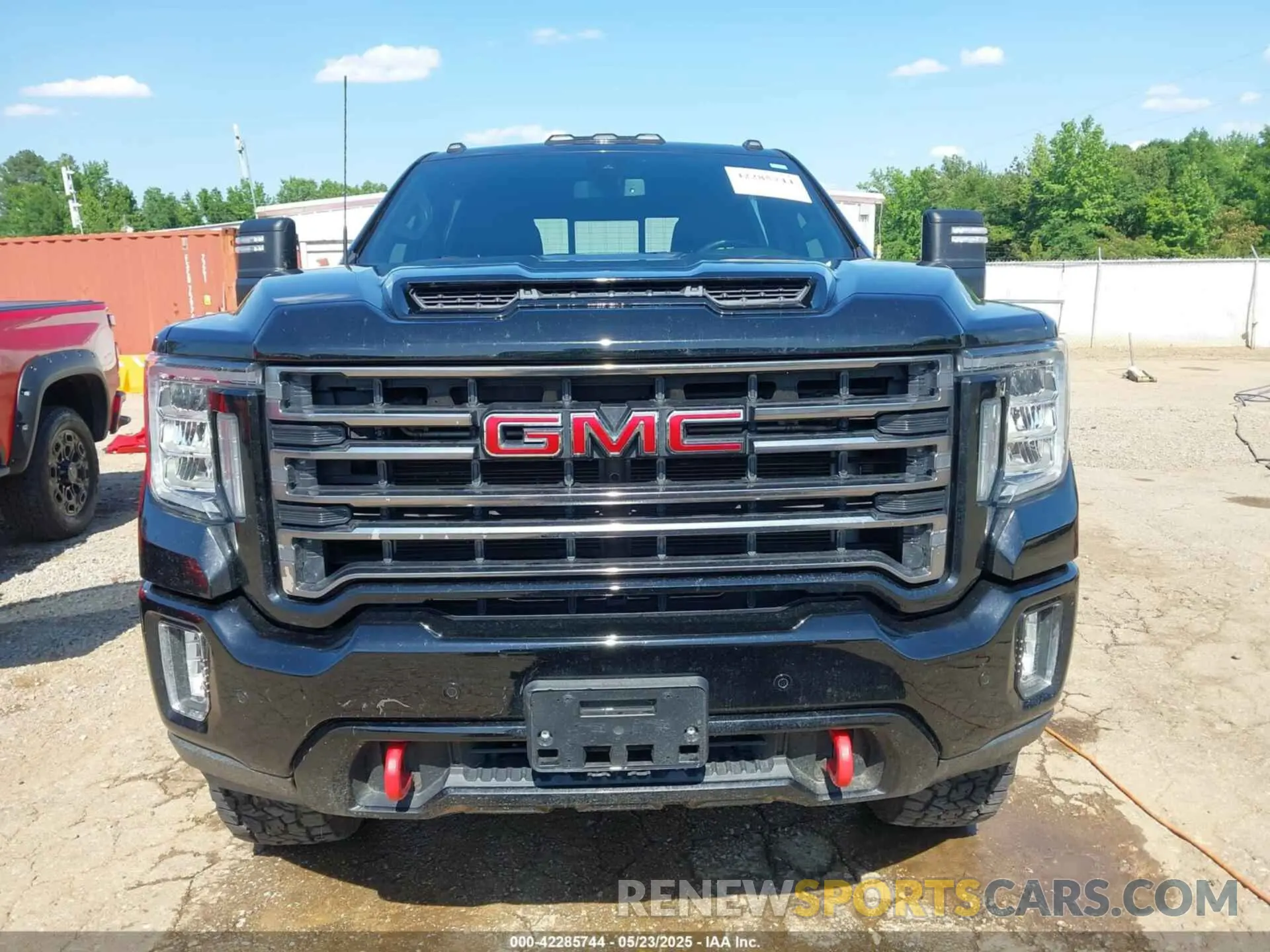 11 Photograph of a damaged car 1GT49PE76LF102717 GMC SIERRA 2500HD 2020