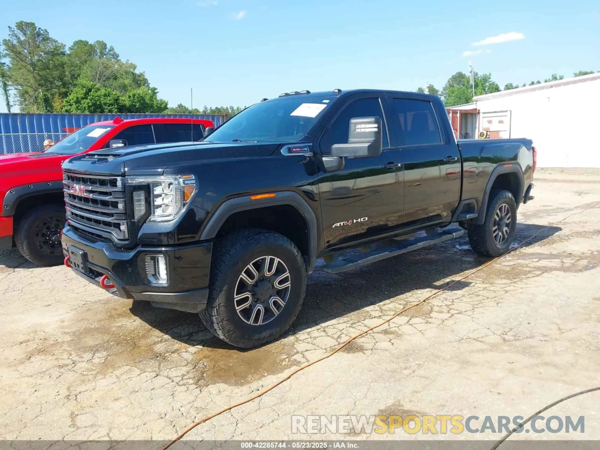 2 Photograph of a damaged car 1GT49PE76LF102717 GMC SIERRA 2500HD 2020