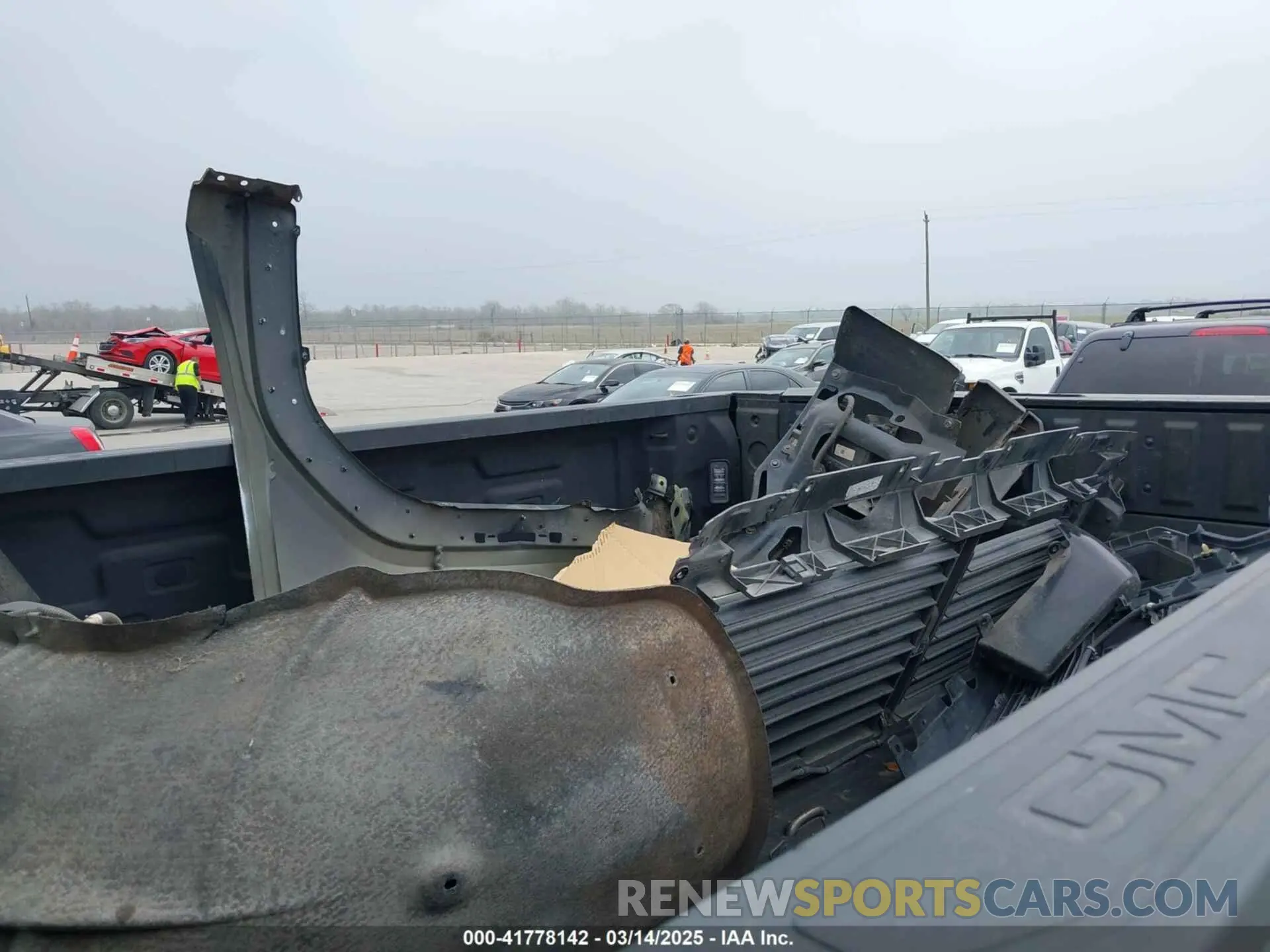 6 Photograph of a damaged car 1GT49REY3LF108320 GMC SIERRA 2500HD 2020
