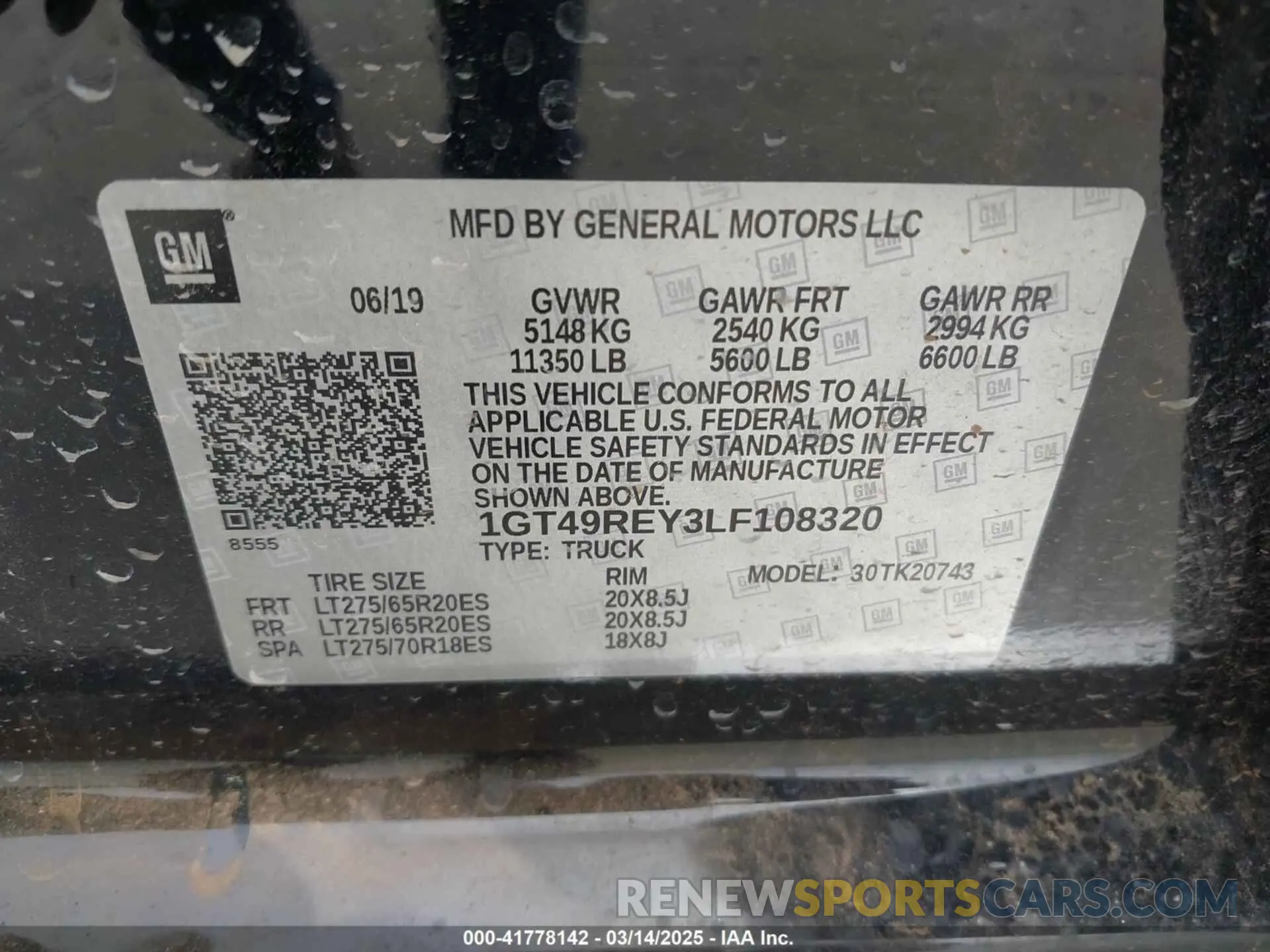 8 Photograph of a damaged car 1GT49REY3LF108320 GMC SIERRA 2500HD 2020