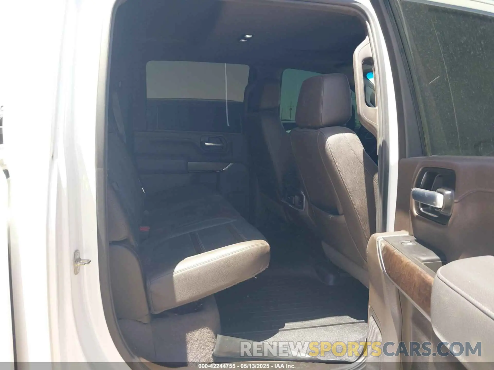 7 Фотография поврежденного автомобиля 1GT49REY3LF128664 GMC SIERRA 2500HD 2020