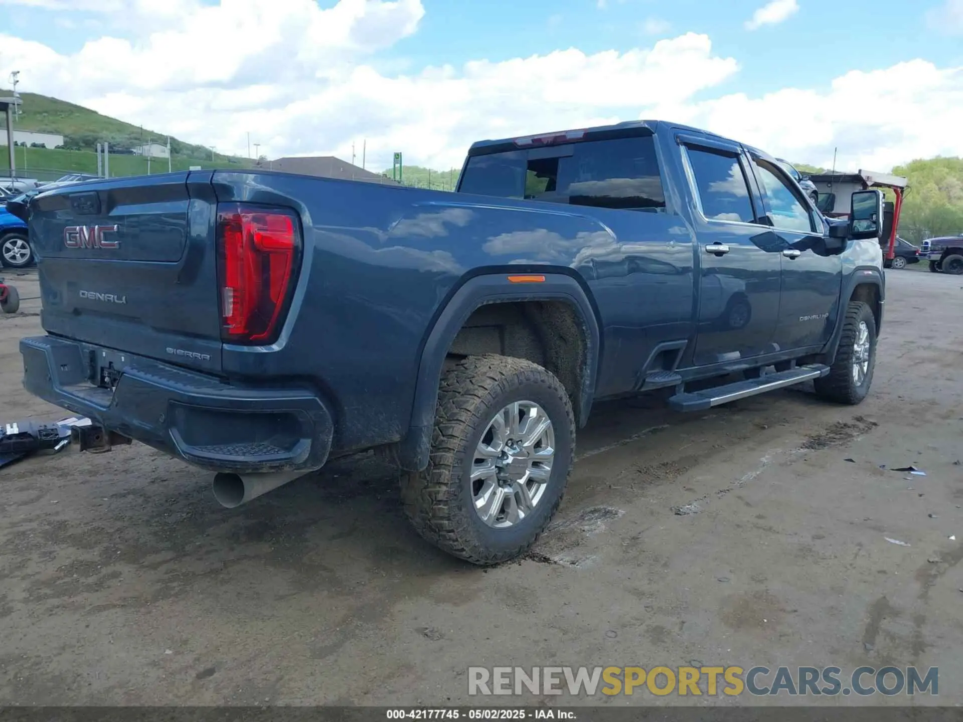 4 Фотография поврежденного автомобиля 1GT49REY3LF172728 GMC SIERRA 2500HD 2020