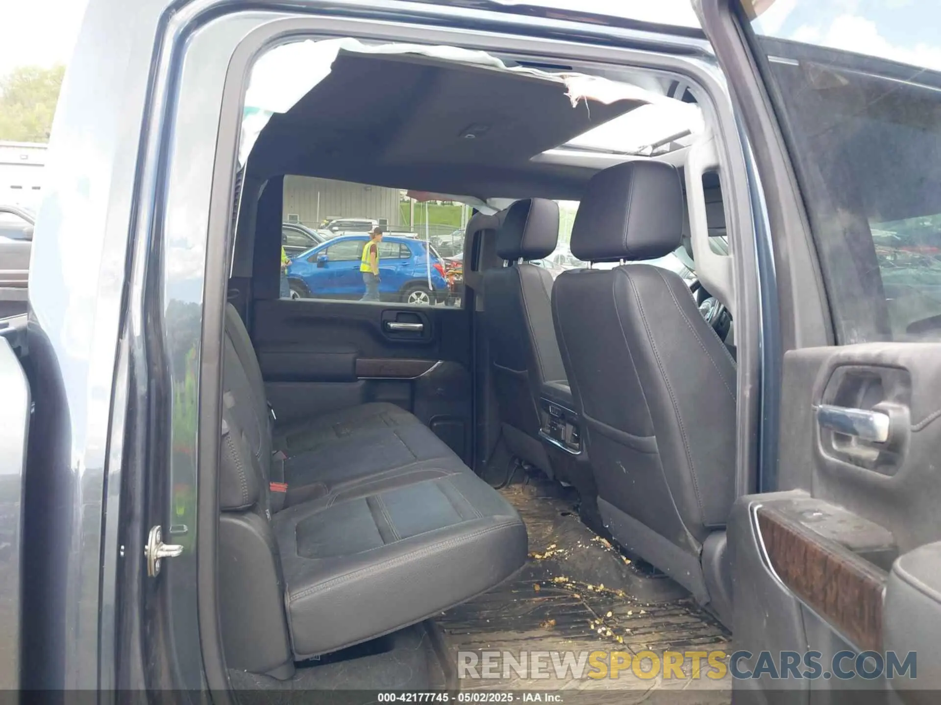 6 Фотография поврежденного автомобиля 1GT49REY3LF172728 GMC SIERRA 2500HD 2020
