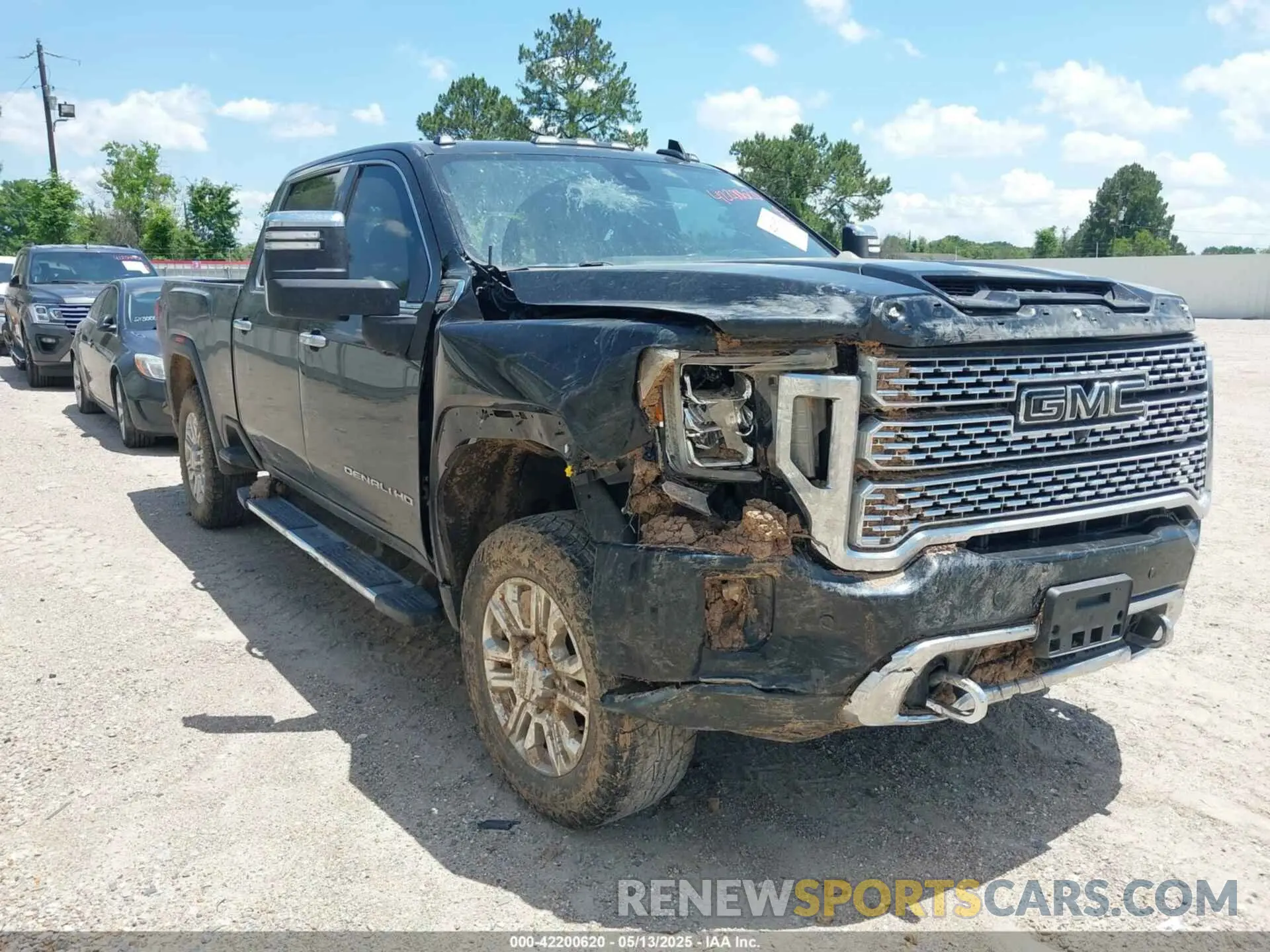 1 Photograph of a damaged car 1GT49REY7LF197213 GMC SIERRA 2500HD 2020