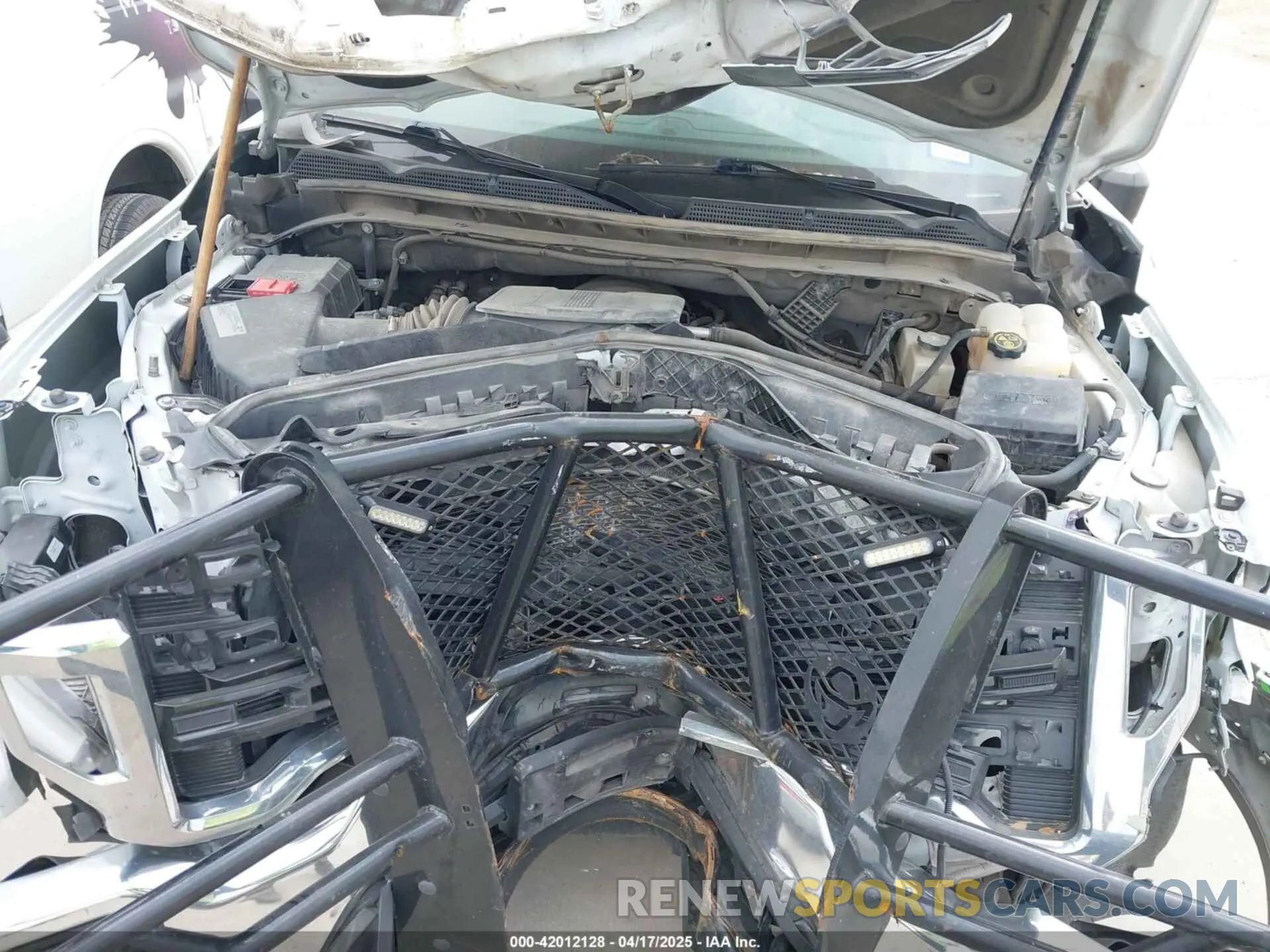 10 Photograph of a damaged car 1GT18LE73MF286076 GMC SIERRA 2500HD 2021