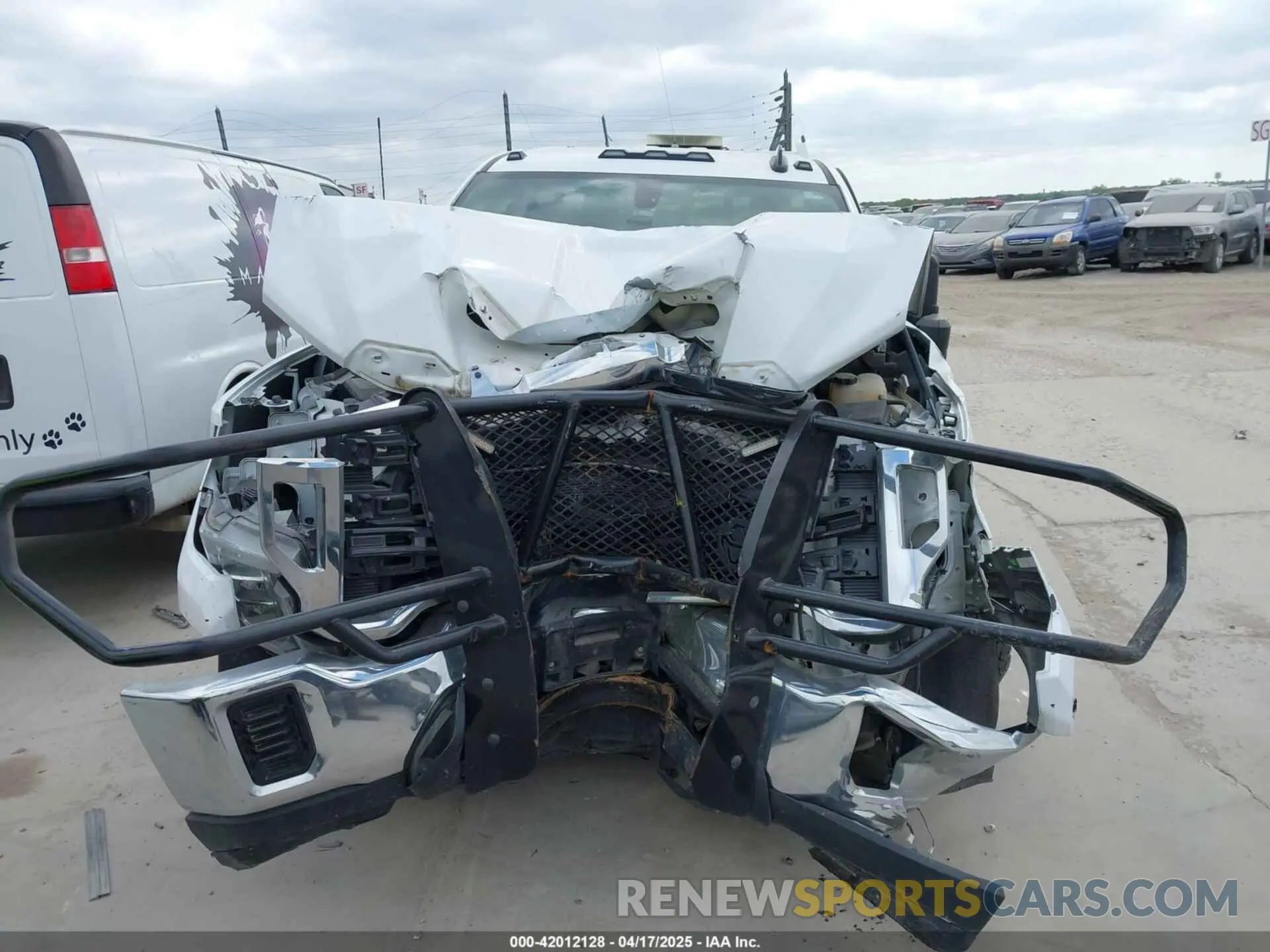 12 Photograph of a damaged car 1GT18LE73MF286076 GMC SIERRA 2500HD 2021