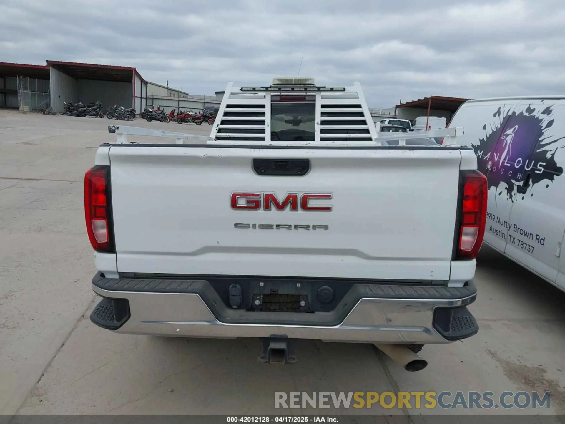 16 Photograph of a damaged car 1GT18LE73MF286076 GMC SIERRA 2500HD 2021
