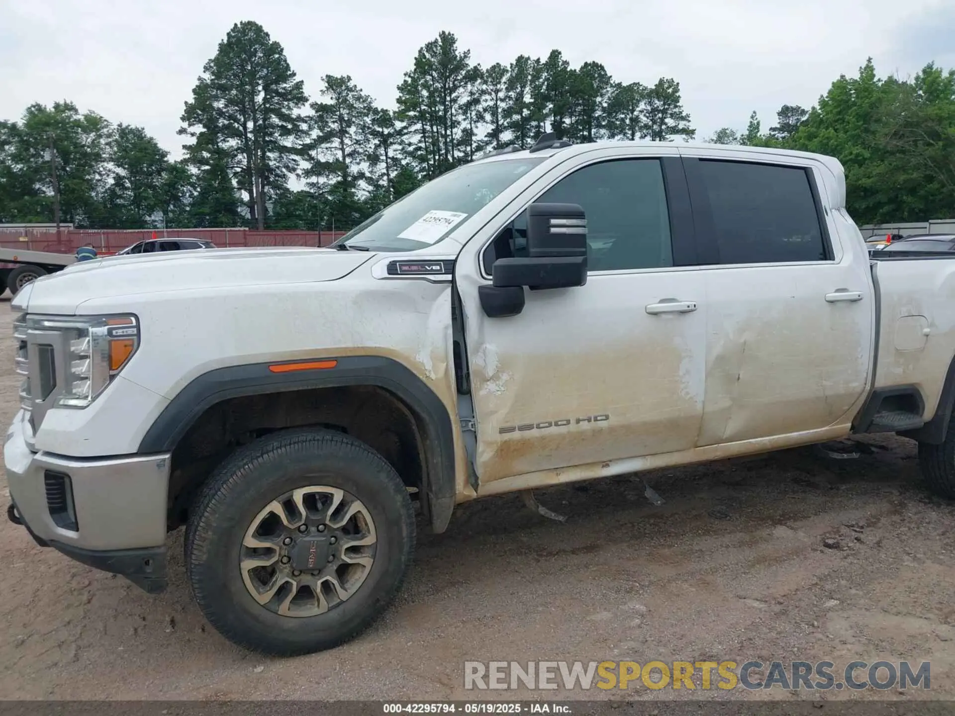 12 Photograph of a damaged car 1GT49ME71MF288618 GMC SIERRA 2500HD 2021