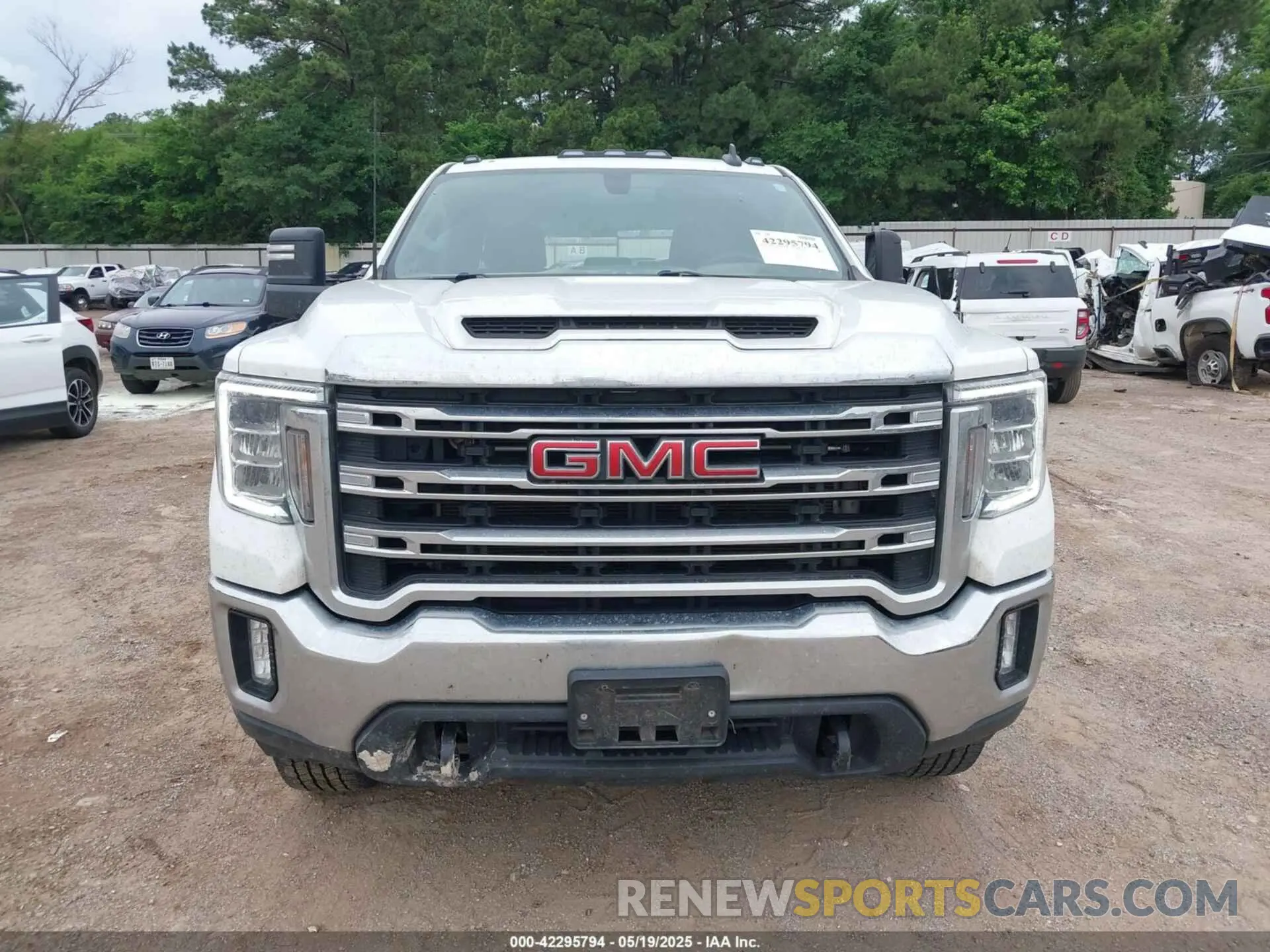 13 Photograph of a damaged car 1GT49ME71MF288618 GMC SIERRA 2500HD 2021