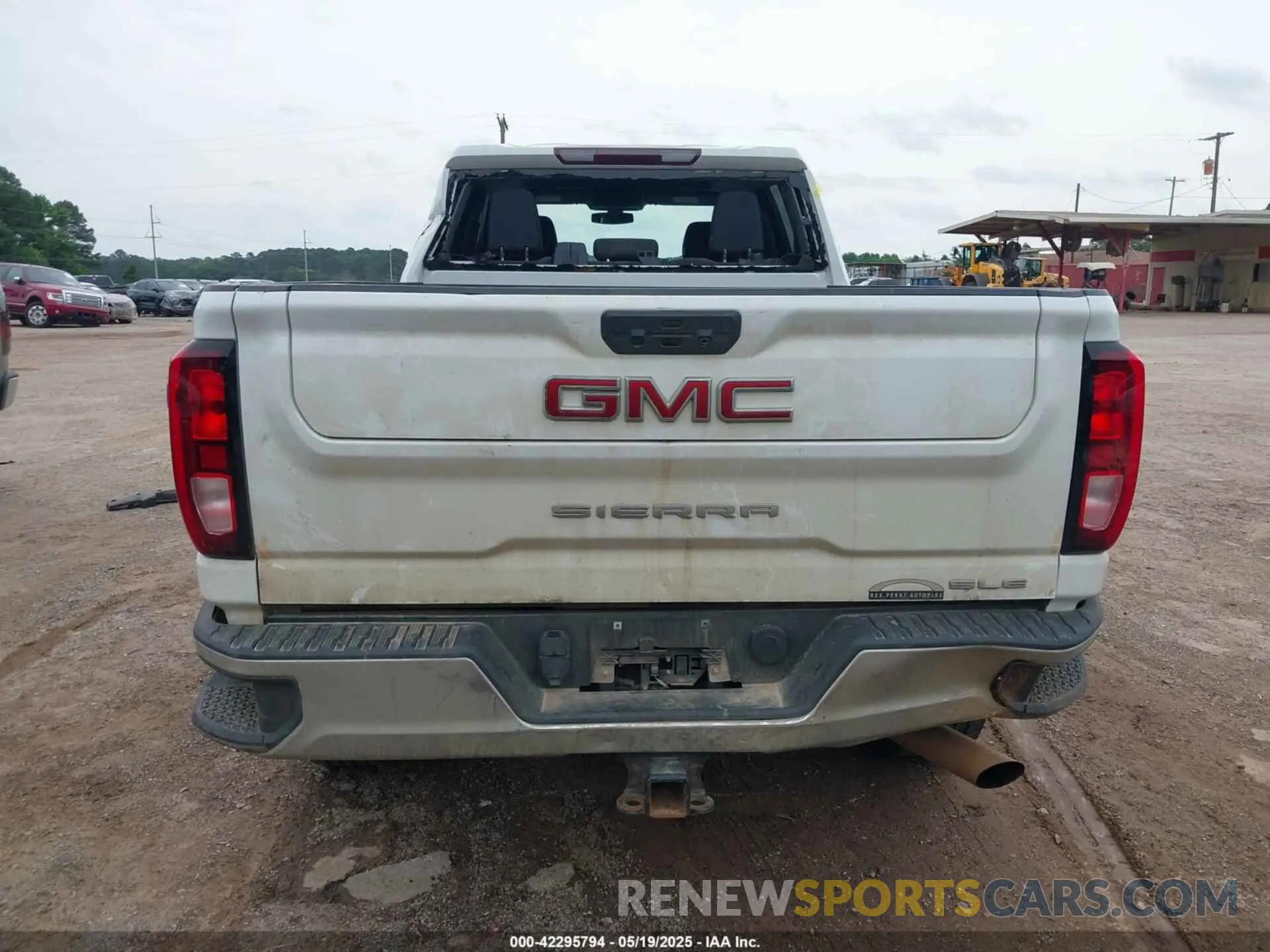 16 Photograph of a damaged car 1GT49ME71MF288618 GMC SIERRA 2500HD 2021