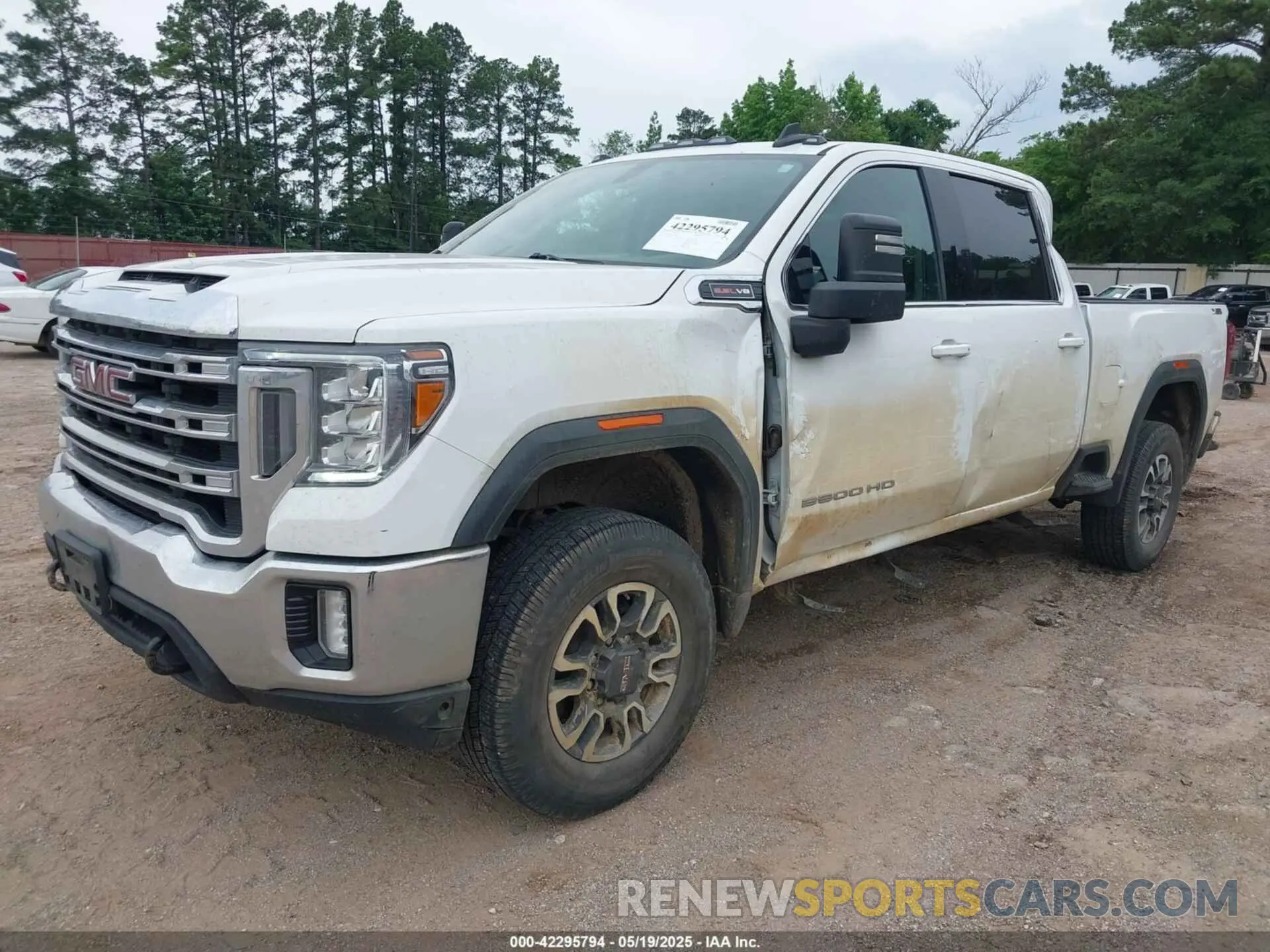 2 Photograph of a damaged car 1GT49ME71MF288618 GMC SIERRA 2500HD 2021