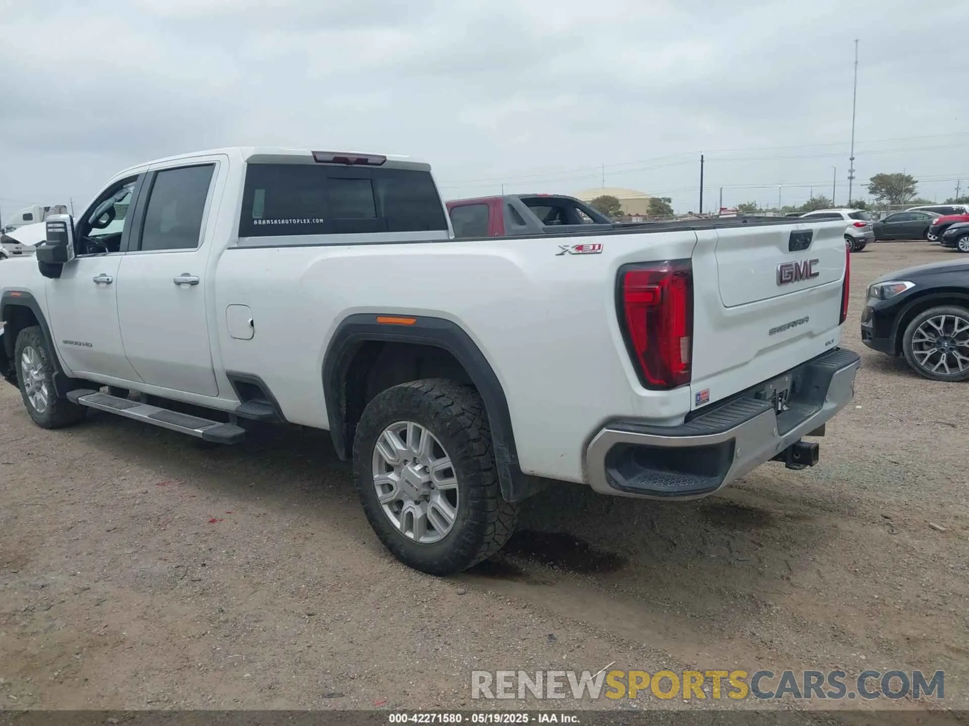 3 Photograph of a damaged car 1GT49NEY2MF116094 GMC SIERRA 2500HD 2021
