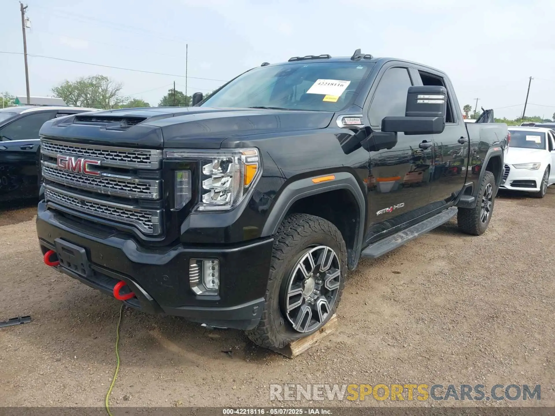 2 Фотография поврежденного автомобиля 1GT49PEY1MF152337 GMC SIERRA 2500HD 2021