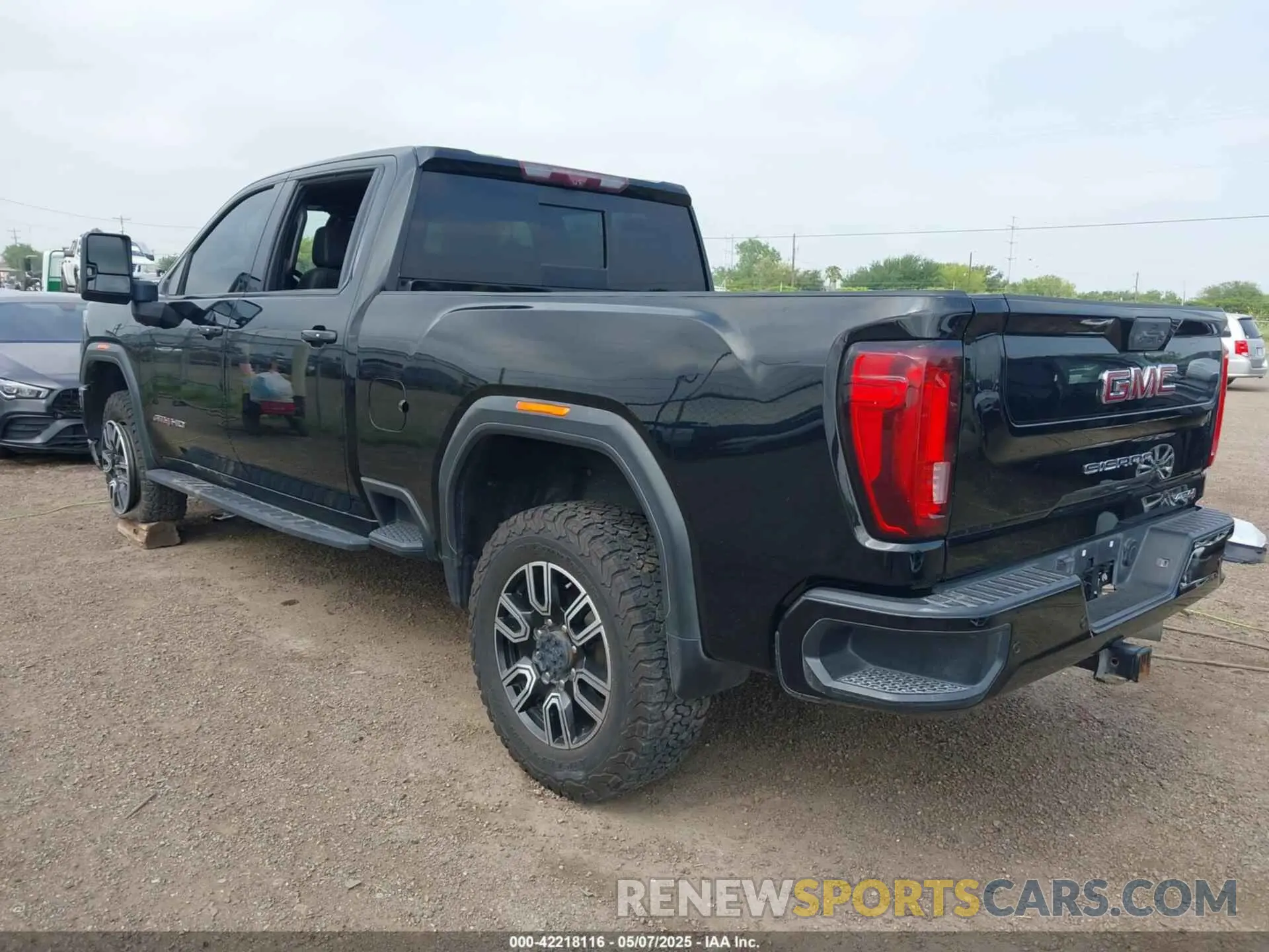 3 Фотография поврежденного автомобиля 1GT49PEY1MF152337 GMC SIERRA 2500HD 2021