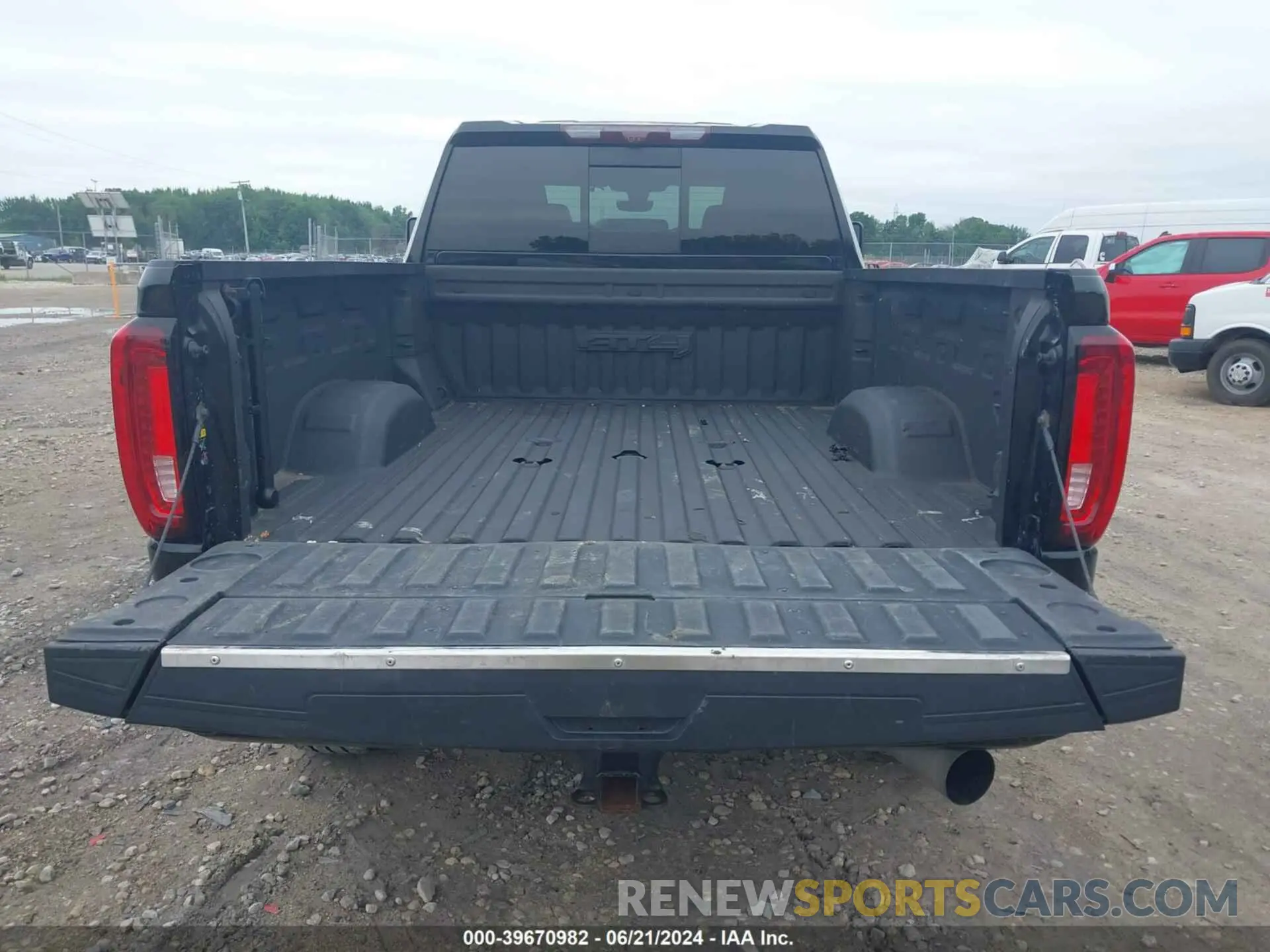 16 Photograph of a damaged car 1GT49PEY4MF146080 GMC SIERRA 2500HD 2021