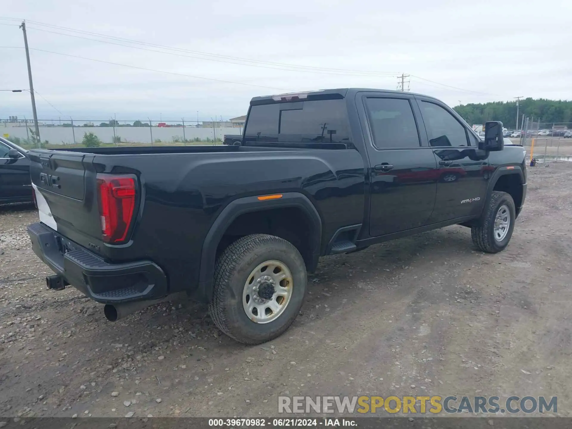 4 Photograph of a damaged car 1GT49PEY4MF146080 GMC SIERRA 2500HD 2021