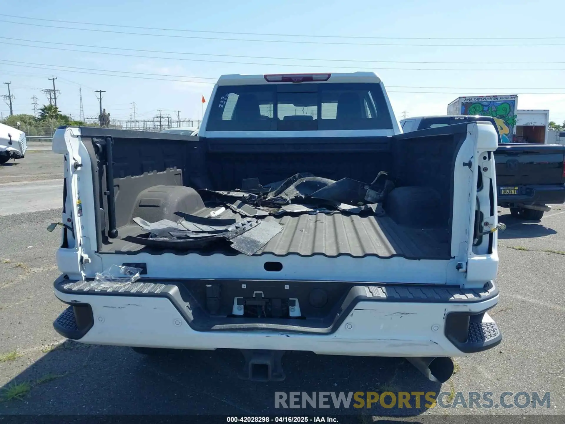 14 Photograph of a damaged car 1GT49REY5MF305958 GMC SIERRA 2500HD 2021
